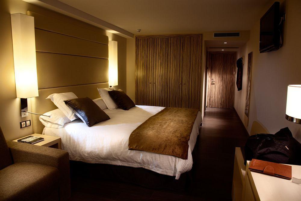 Yomo Mola Park Hotel Les Escaldes Room photo